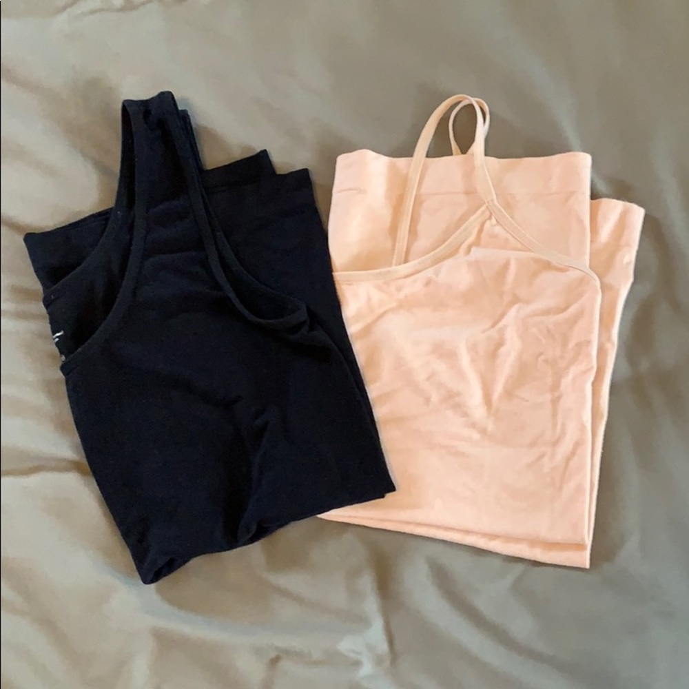 2 M Boody first layer tanks - stretchy and comfy!